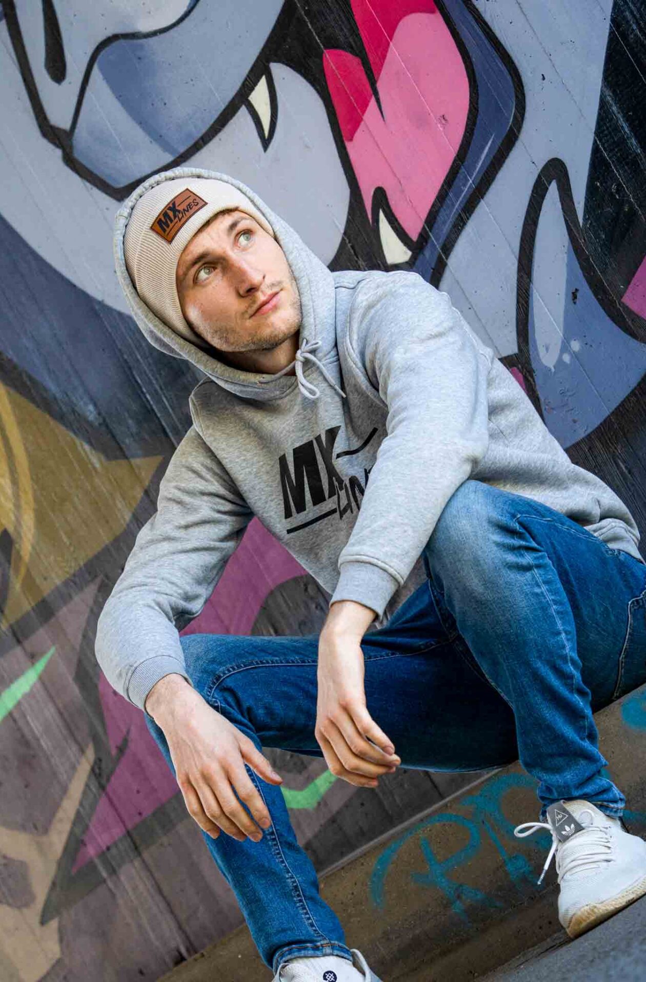 Hoodie hellgrau, Logo schwarz